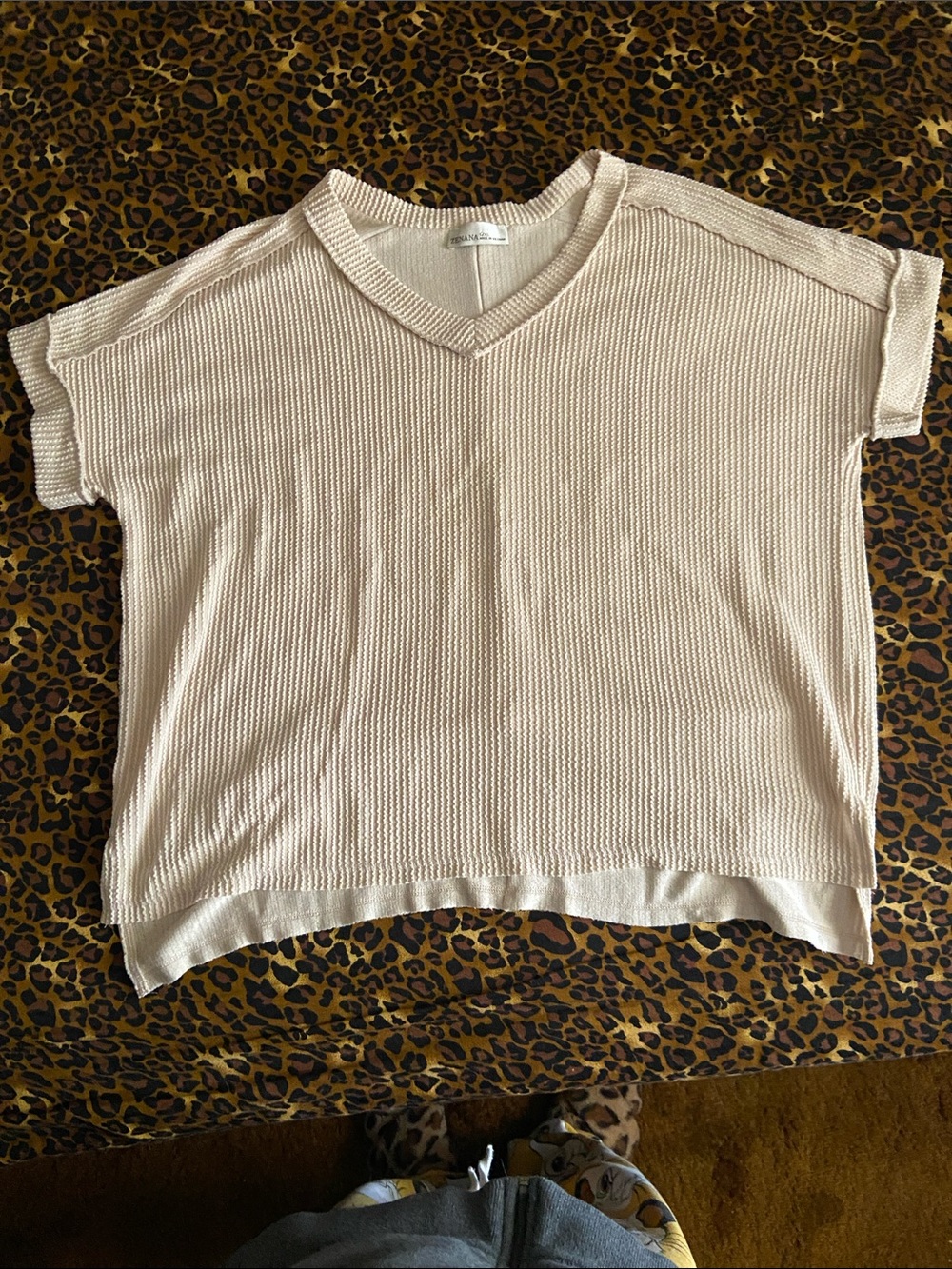 Zenana Outfitters Cream Textured V-Neck Knit Top